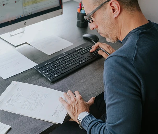 Procurador Iván del Barrio trabajando